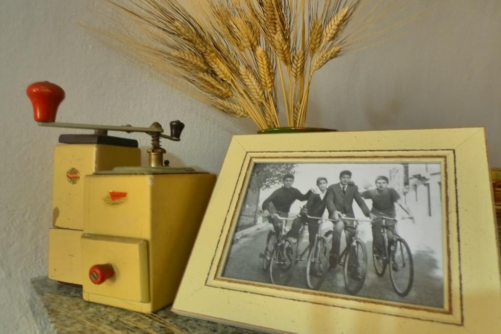 Guesthouse Bosa Di Giuseppe Bagian luar foto