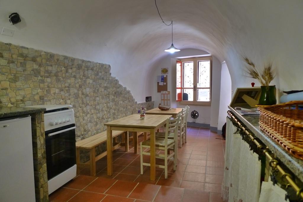 Guesthouse Bosa Di Giuseppe Bagian luar foto