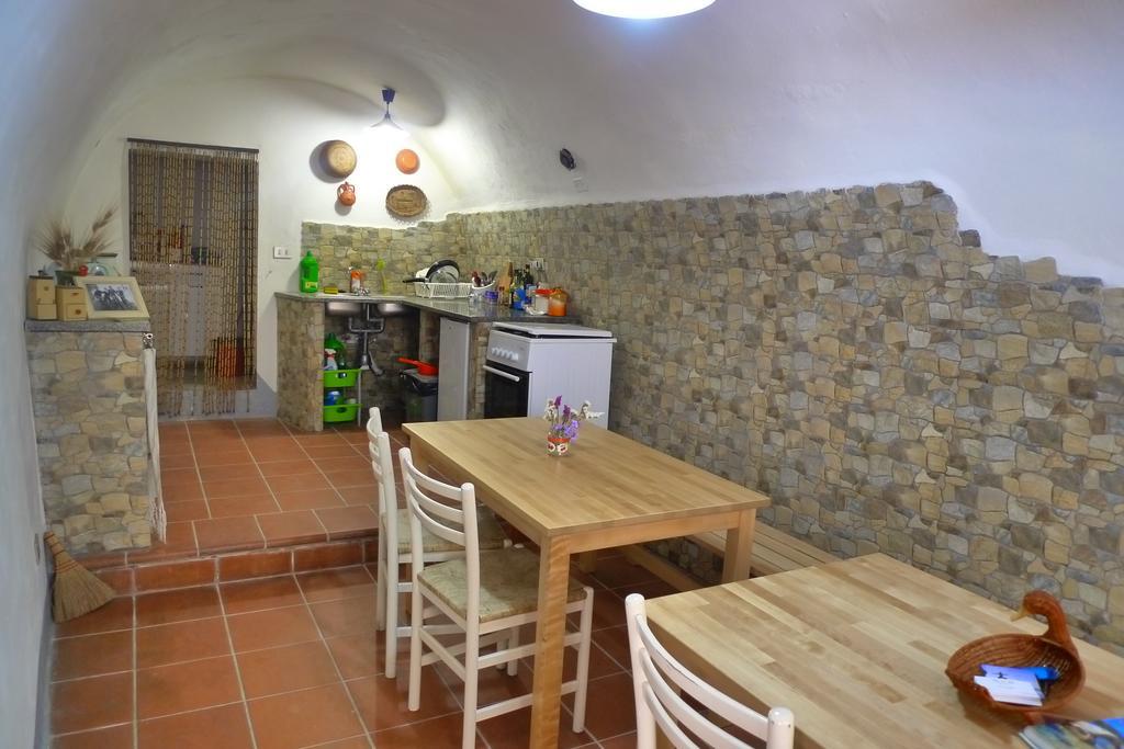 Guesthouse Bosa Di Giuseppe Ruang foto